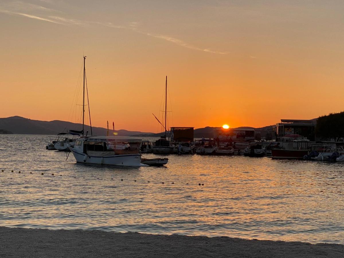 Apartmani Area Doma Trogir Kültér fotó